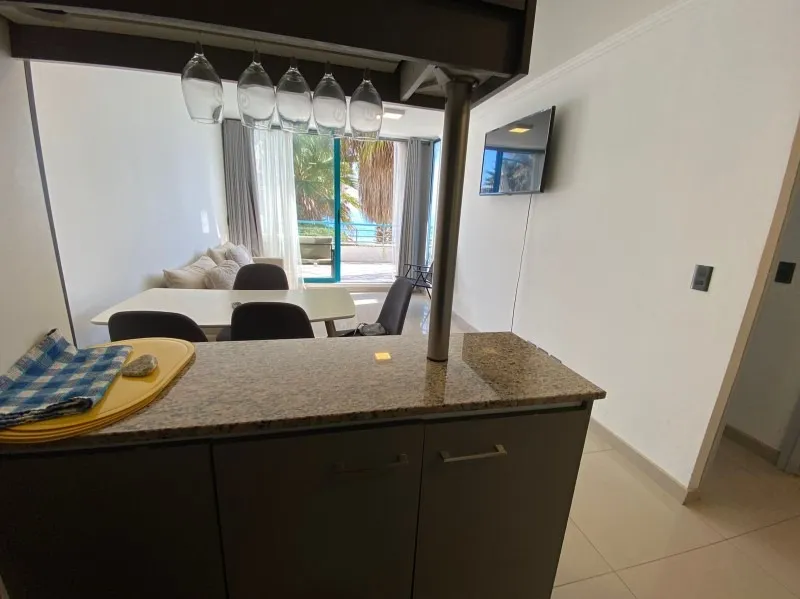 D_NQ_NP_2X_773045-MLC86286597277_062025-F-espectacular-departamento-con-vista-al-mar-frente-a-la-playa